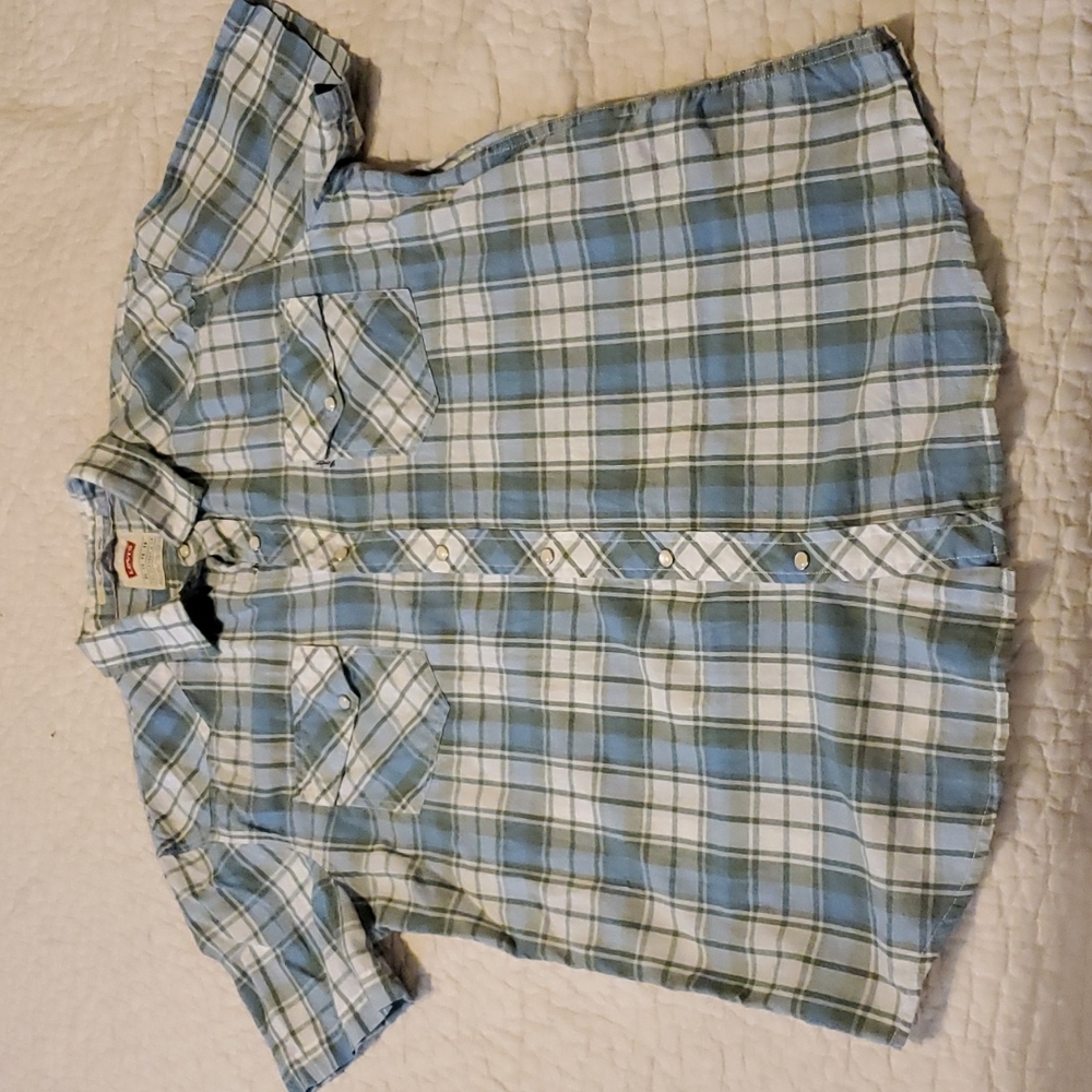 Levi’s Modern Fit Button Up